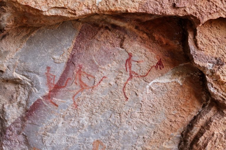 De ruta por la prehistoria de la península ibérica: arte, paisaje y gastronomía en varios fines de semana